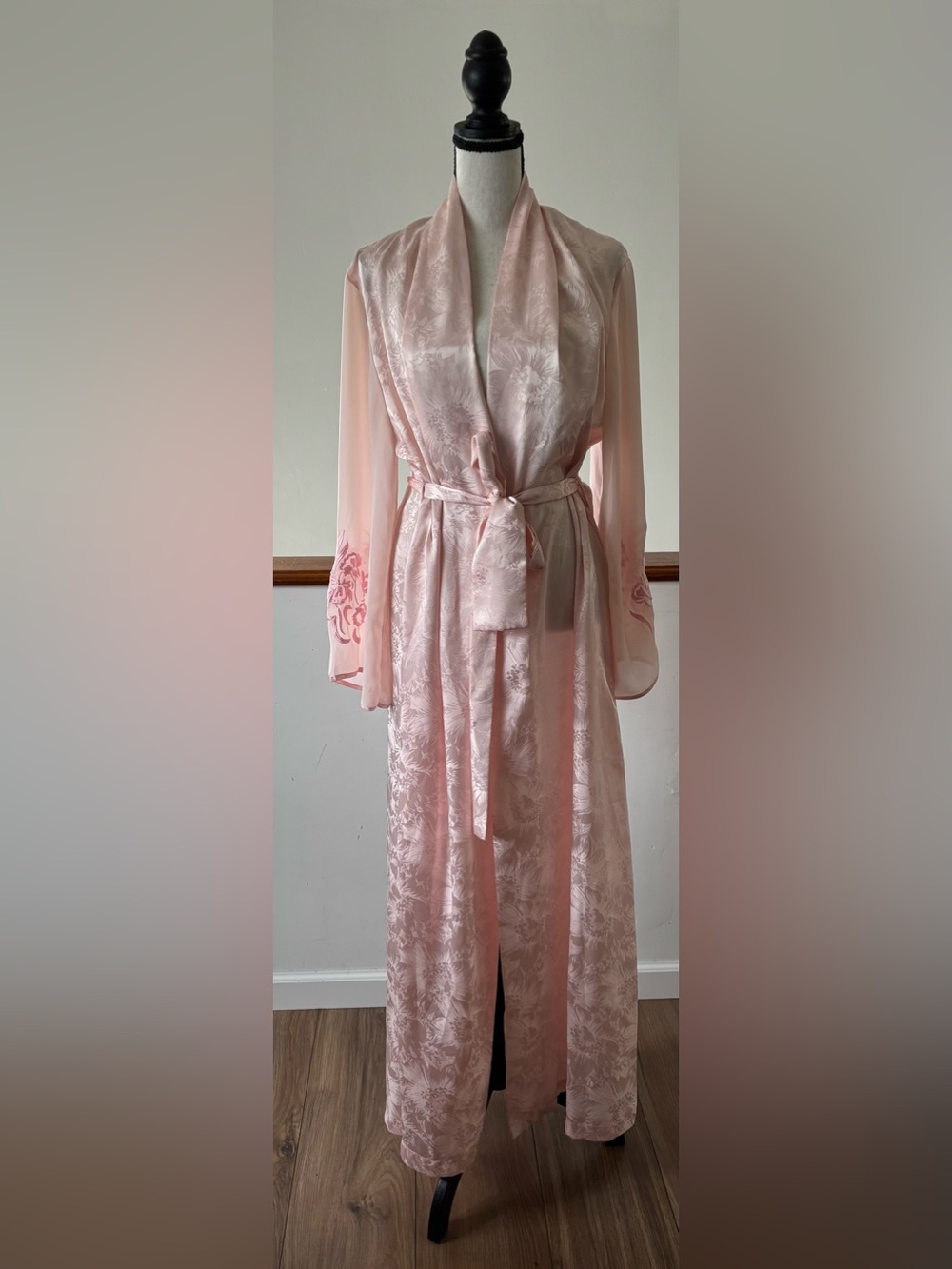 Natori Vintage Pink Satin Maxi Robe